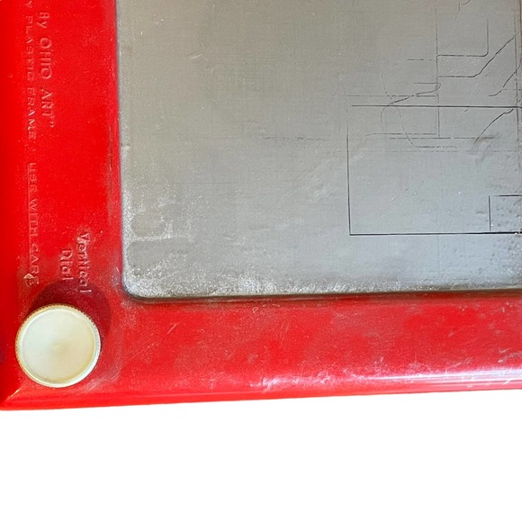 Etch A Sketch Vintage Screen 1980 Drawing Board Classic Toy Red & Gray Age 5+ - Picture 3 of 9